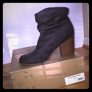 Dark gray Indigo Rd booties size 7.5m.